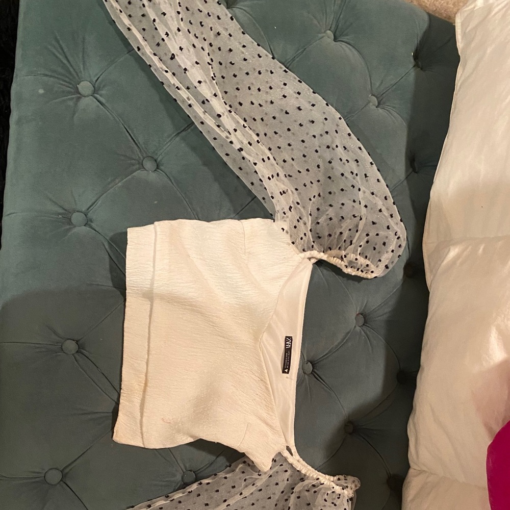 Crop bubble sleeve top